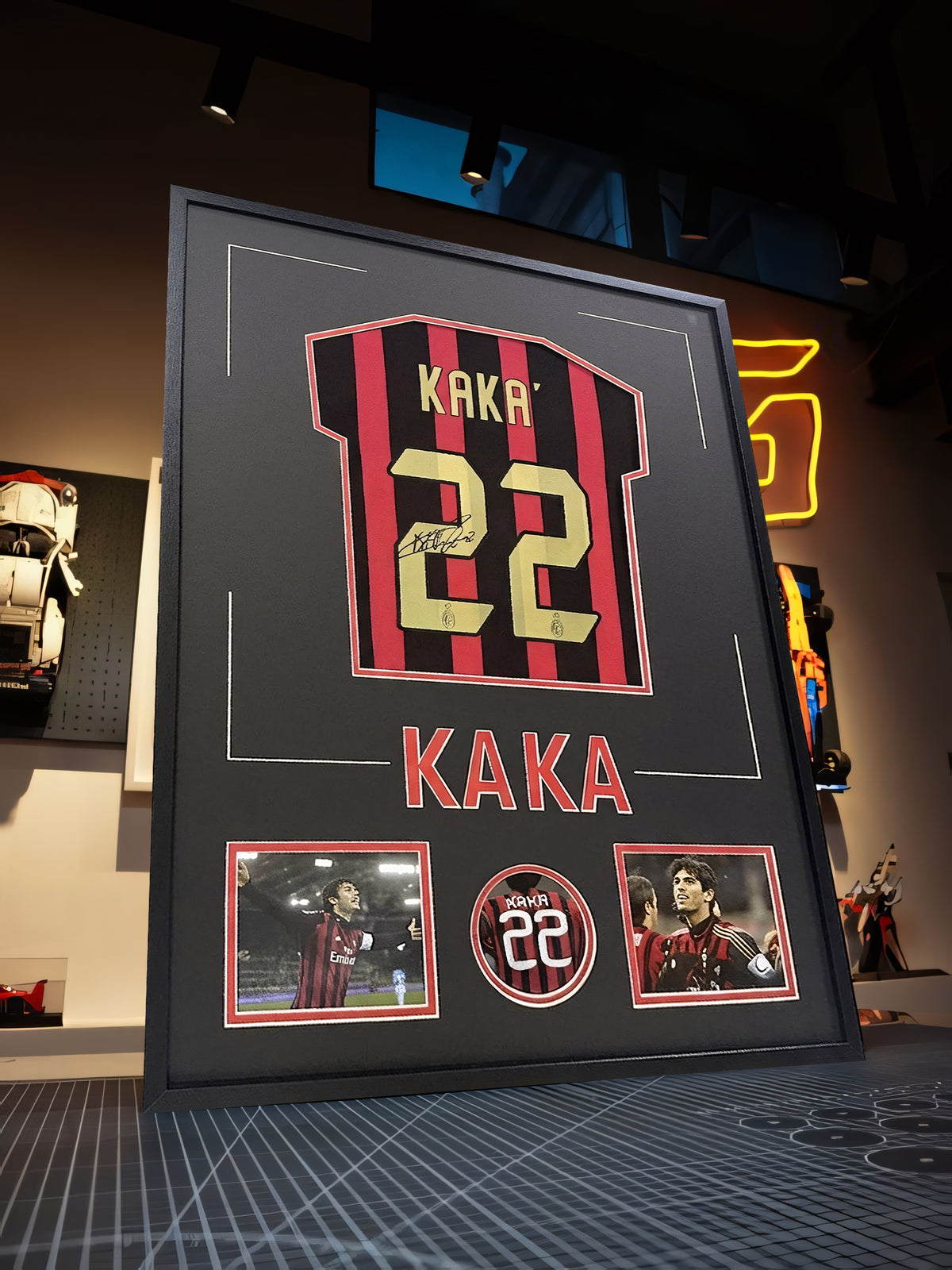 KAKA 22 COLLECTOR'S EDITION FRAMED JERSEY — 70 × 100 CM