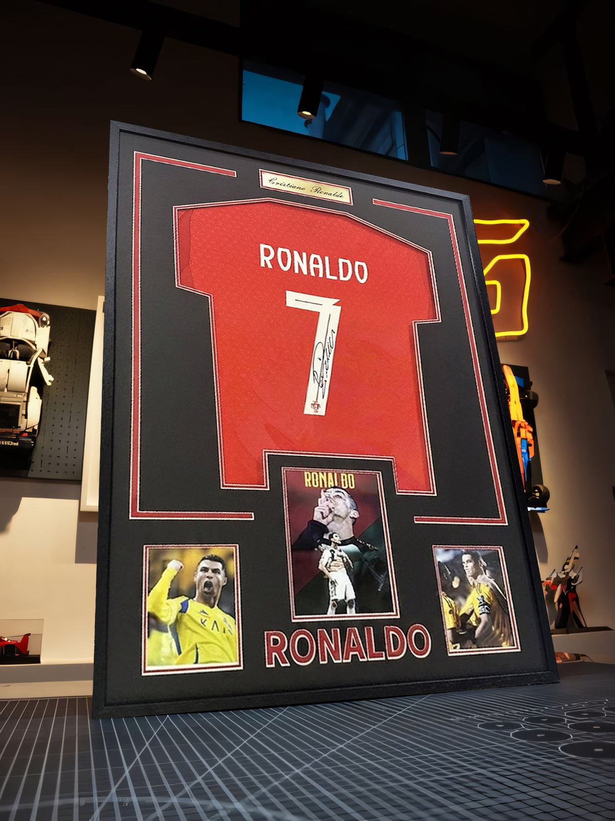 RONALDO COLLECTOR'S EDITION FRAMED JERSEY — 70 × 100 CM